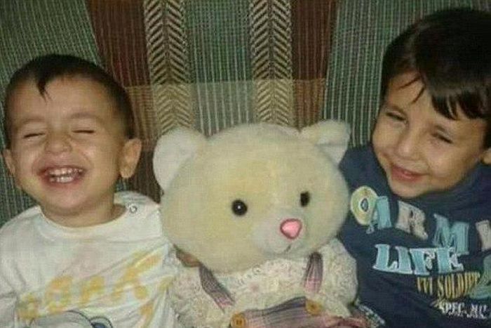 Family of Syrian toddler on Turkish beach tried to reach Canada -report