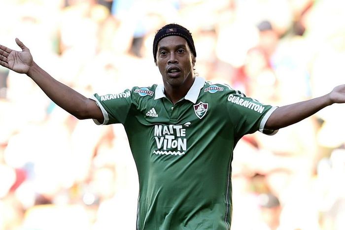 ___4239854___https:______static.pulse.com.gh___webservice___escenic___binary___4239854___2015___10___8___9___ronaldinho-cropped_12qwumutgt40v1dqbjy4n0joip_1