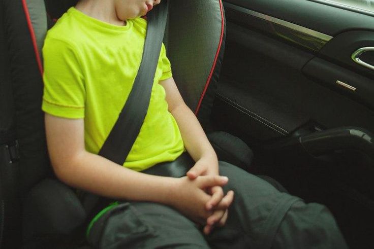 Kindhearted thieves steal car, find the owner's child inside and dropped him off at school