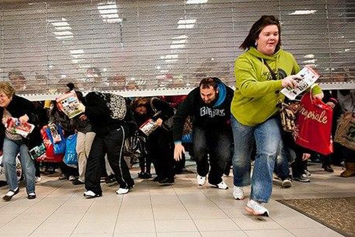 7 Tweets about Black Friday that would make you laugh too much