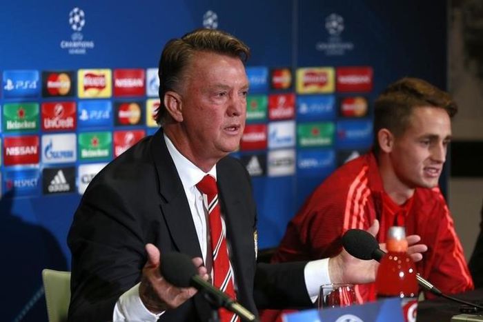 Soccer-United feeling pressure ahead of Bruges visit - Van Gaal