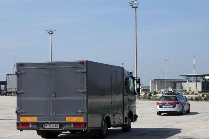 Hungary police arrest three Bulgarians, one Afghan related to migrant deaths in Austria