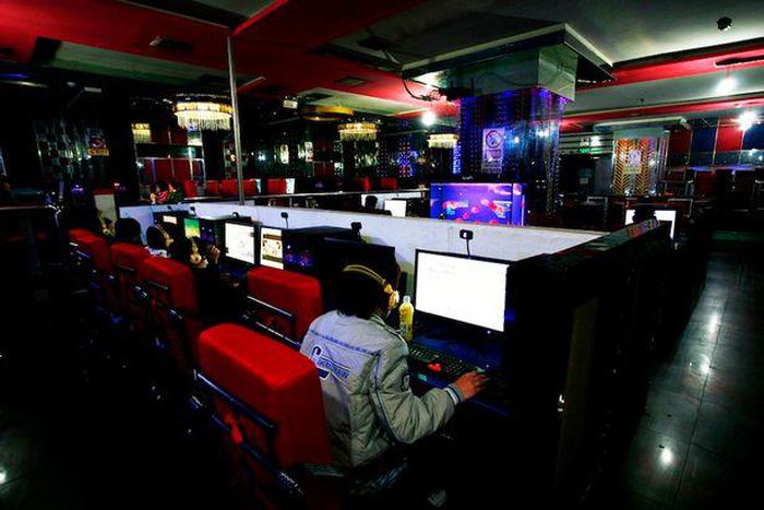 Woman presumed 'Dead' found living in Internet café after 10 years