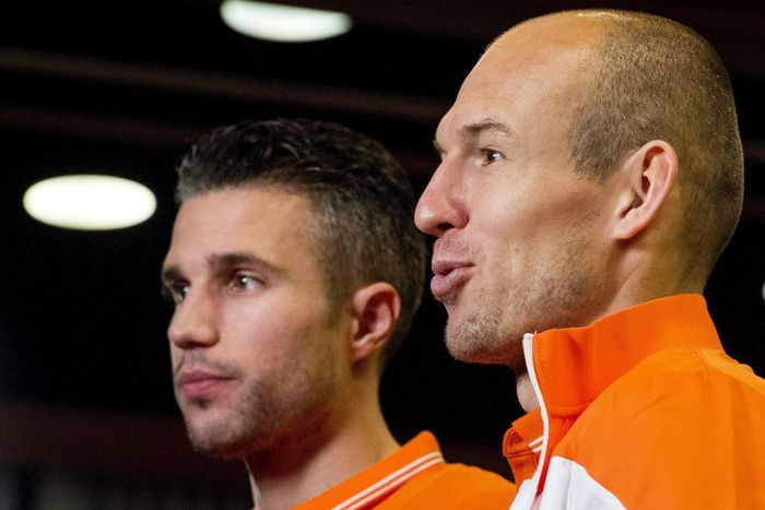 ___4340037___https:______static.pulse.com.gh___webservice___escenic___binary___4340037___2015___11___9___17___arjen-robben-robin-van-persie-cropped_nf058s5p00ul15sfxlp8kphfz_2