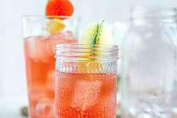 ___4333683___https:______static.pulse.com.gh___webservice___escenic___binary___4333683___2015___11___6___15___Singapore+Sling