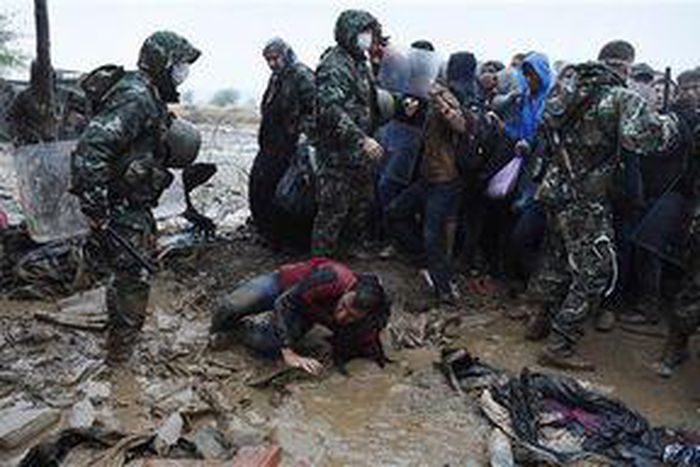 Obama wants U.S. to prepare for 10,000 Syrian refugees next year -White House