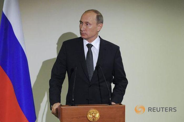 Kremlin says its air strikes in Syria target 'a list' of groups, Putin yet to give verdict