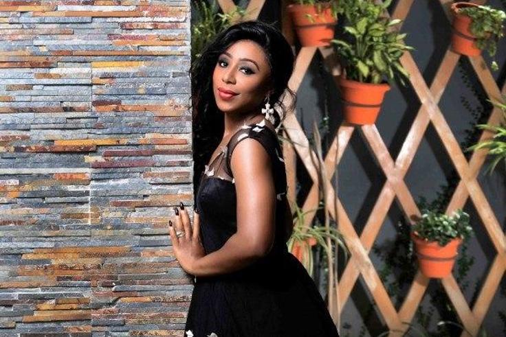 Dakore Akande is Tola in 'Fifty'