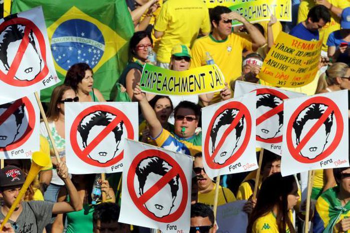 Brazil protesters keep pressure on President Rousseff