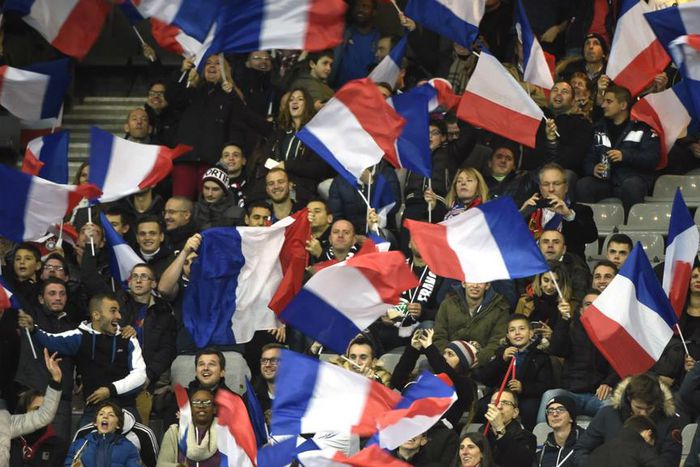 ___4360818___https:______static.pulse.com.gh___webservice___escenic___binary___4360818___2015___11___17___20___francefans-cropped_17xkmdwqnqjtz1blt2mkvsmekf