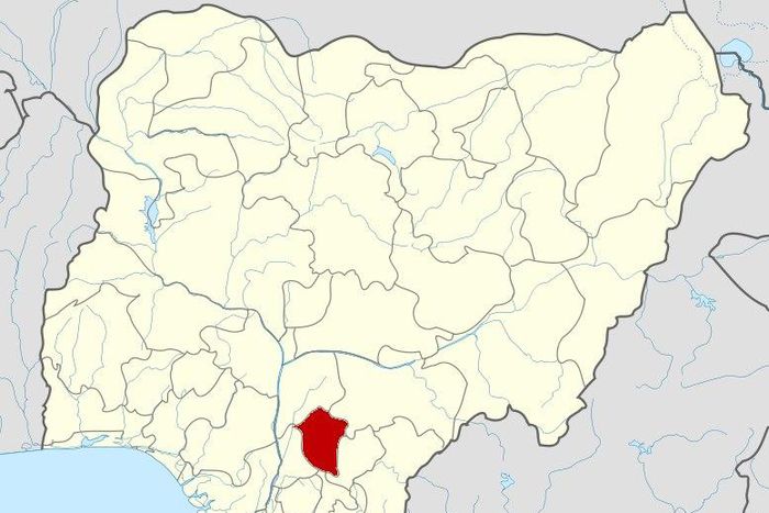 Nigeria map showing Enugu State in red