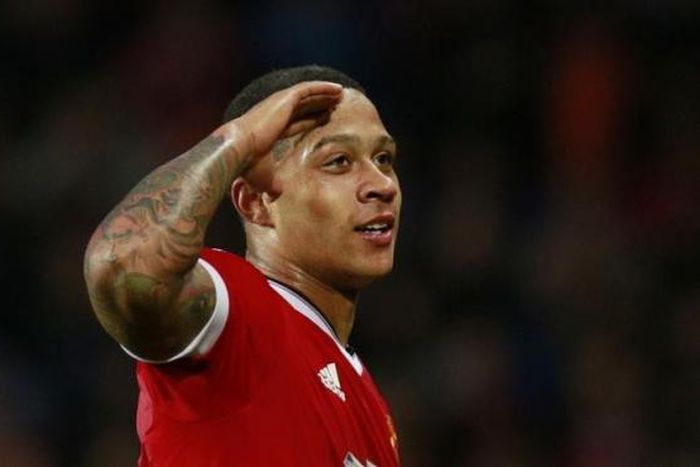 Soccer-Van Gaal wanted to 'kiss' Memphis after Bruges brace