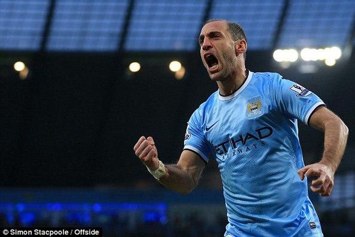 Soccer-Zabaleta out for at least a month, say Manchester City