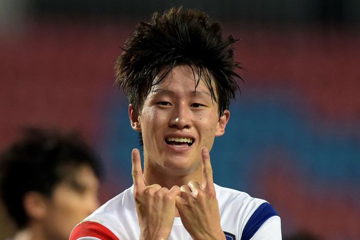 ___4352205___https:______static.pulse.com.gh___webservice___escenic___binary___4352205___2015___11___12___18___leejae-sung-cropped_31oivoy8ebey1if60o9r3k0u8