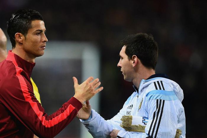 ___4358975___https:______static.pulse.com.gh___webservice___escenic___binary___4358975___2015___11___14___17___cristianoronaldolionelmessi-cropped_gt4vh9yc5u1u11z0r654x5xdn