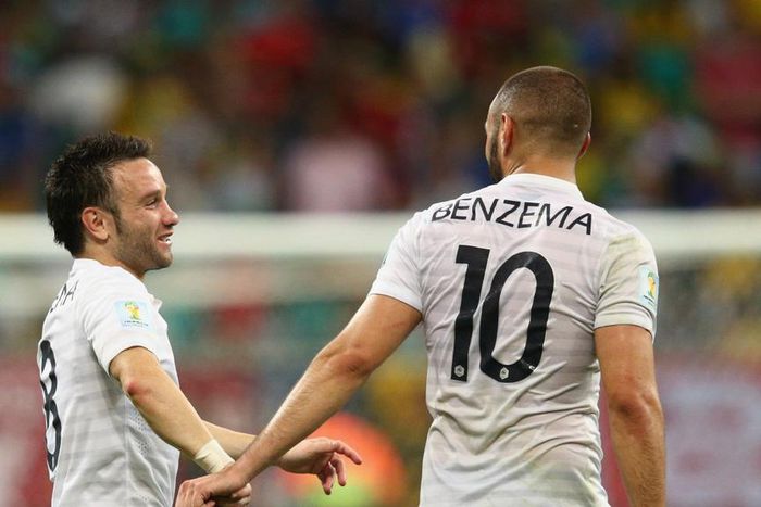 ___4379659___https:______static.pulse.com.gh___webservice___escenic___binary___4379659___2015___11___20___23___karin-benzema-and-mathieu-valbuena-france_eoxu9cuw2qz410x37ua17fxfw