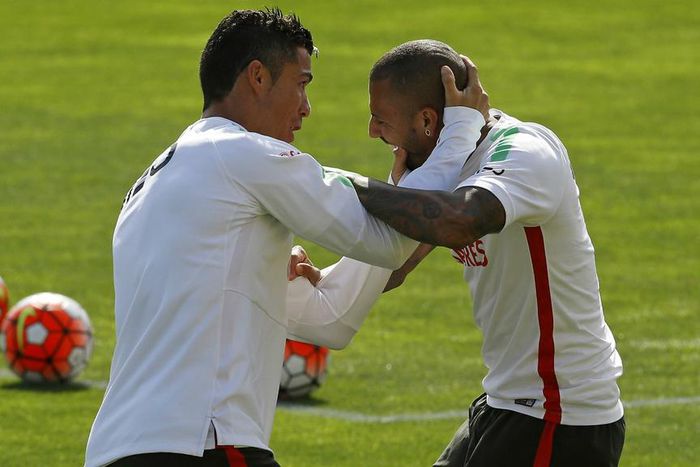 ___4196616___https:______static.pulse.com.gh___webservice___escenic___binary___4196616___2015___9___23___23___cristiano-ronaldo-ricardo-quaresma-cropped_1gntfsx824k291h4aluidofcq8