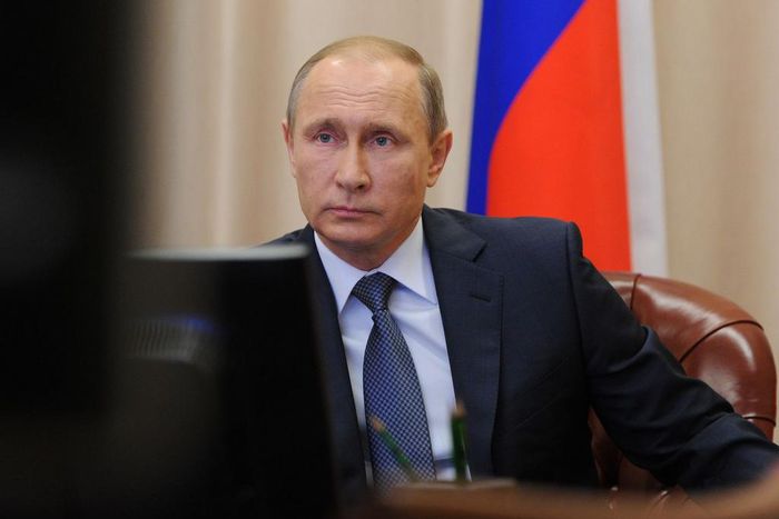 Russia will continue air strikes in Syria near Turkish border - Kremlin