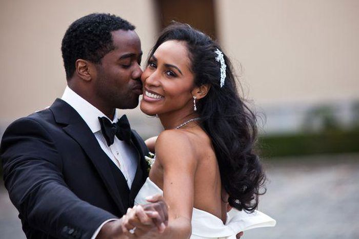 Groom pays for the engagement rings