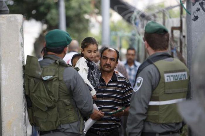 Palestinian gunman kills two Israelis in West Bank