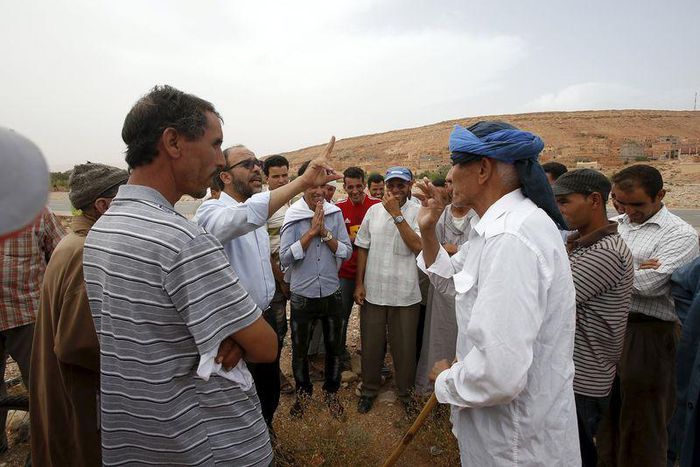 Moroccan lawmaker Ahmed Sakdi speaks to voters in the remote desert town of Imider, in southeastern Morocco, August 31, 2015. REUTERS/Youssef Boudlal