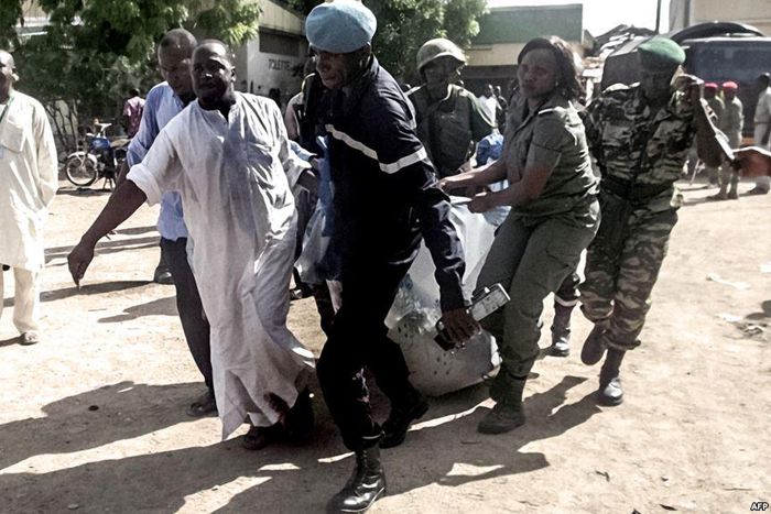 10 dead, 100 wounded in twin blasts in northern Cameroon