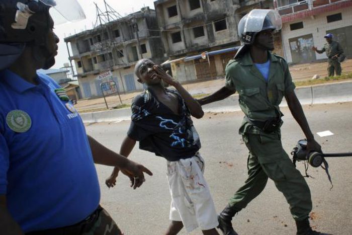 At least 15 wounded in pre-election clash in Guinea capital