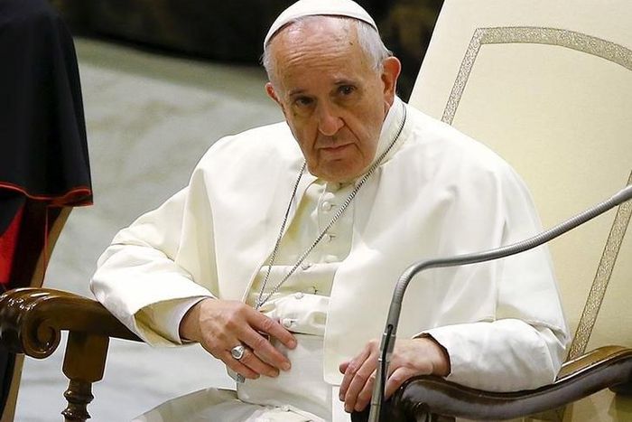 Pope Francis attends a special audience with members of the Parish Evangelisation Cell System in Paul VI hall at the Vatican September 5, 2015. REUTERS/Tony Gentile