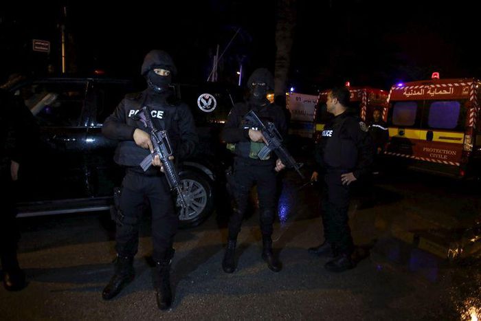 Tunisian police officers are pictured after an attack on a military bus in Tunis, Tunisia November 24, 2015. REUTERS/Zoubeir Souissi