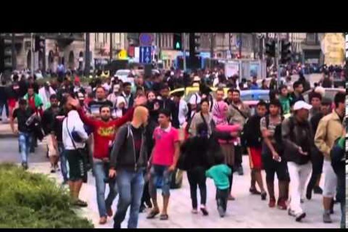 About 2,500 refugees seen arriving in Germany by early afternoon