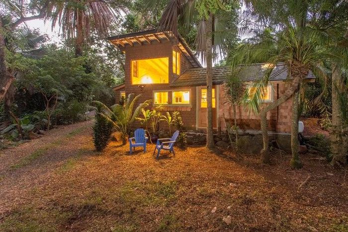 ___4174272___https:______static.pulse.com.gh___webservice___escenic___binary___4174272___2015___9___16___17___jimi-hendrix_3426457k