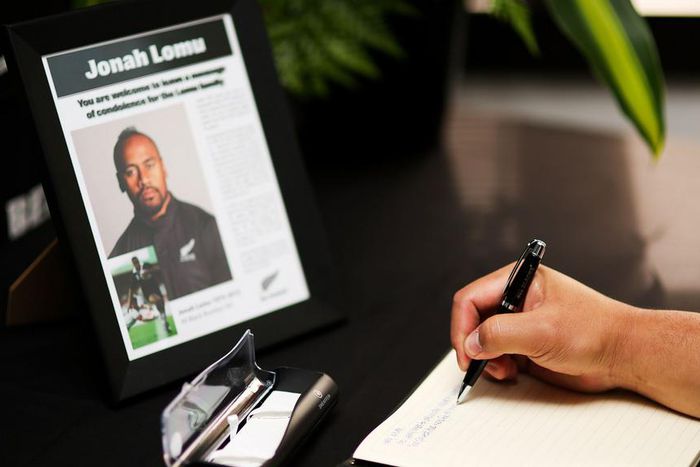 ___4384011___https:______static.pulse.com.gh___webservice___escenic___binary___4384011___2015___11___23___15___jonahlomu-cropped_v3mxm0p9sv2bz5ho3mb0gasv