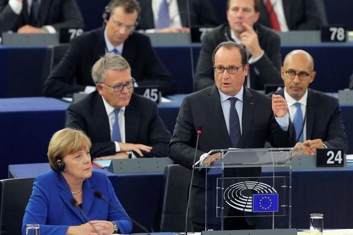 Hollande warns of total war if MidEast conflict not solved