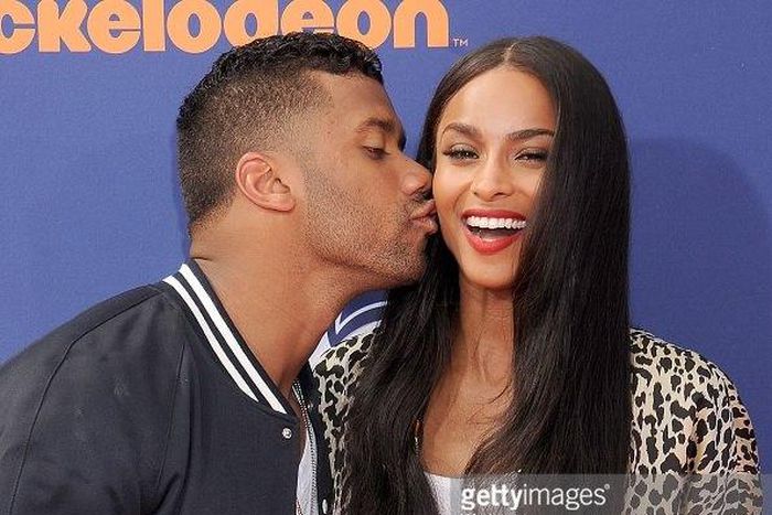 Ciara gets a kiss from boyfriend Russell Wilson at 2015 Kids Choice Sports Awards