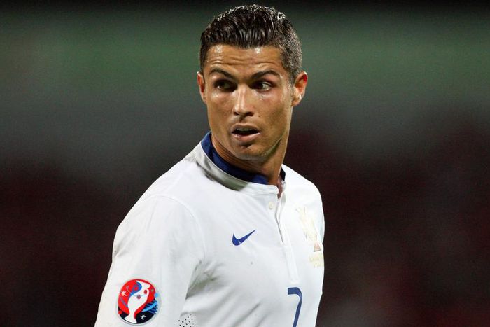 ___4235932___https:______static.pulse.com.gh___webservice___escenic___binary___4235932___2015___10___14___17___cristiano-ronaldo-portugal-cropped_1p31rbhqk36bt1xsqsg0fuyxjr_1