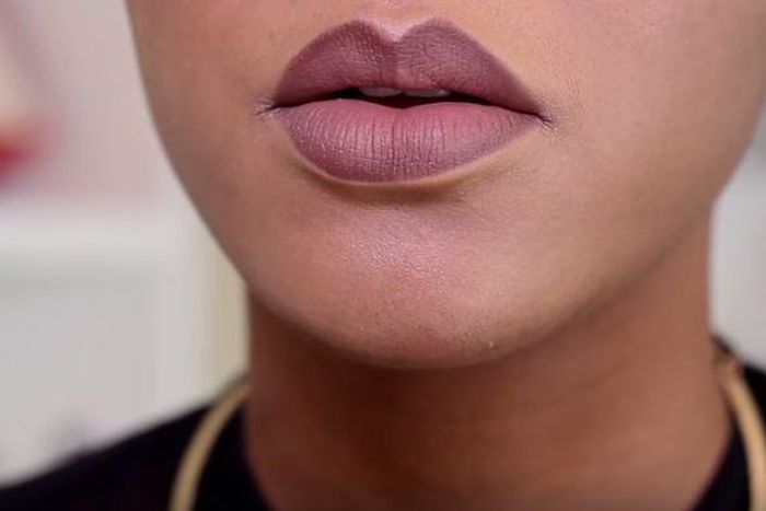 Nude ombre lips