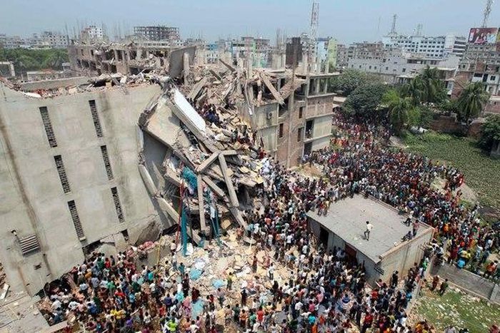 Ten dead, scores trapped as Pakistan factory collapses