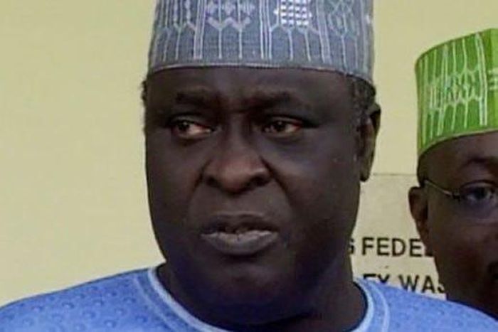 5 hilarious reasons why politicians should never steal Nigeria's money