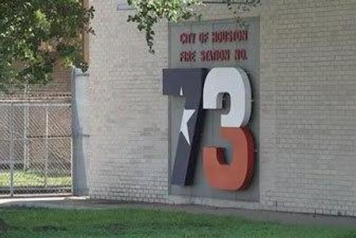 Mother abandons kids at a fire station after their father says he doesnt want them