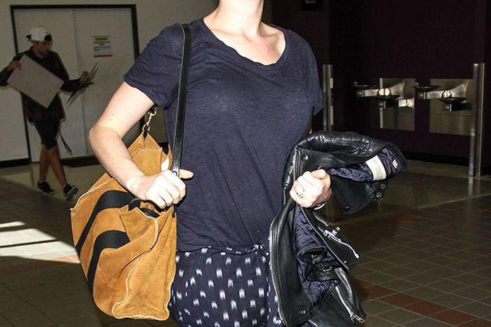 Anne Hathaway at LAX in early November 2015.