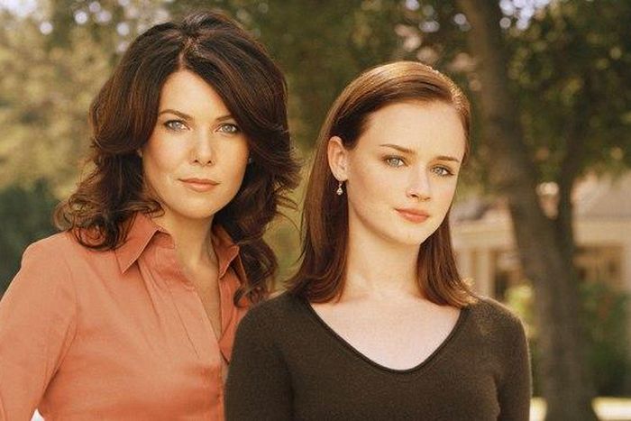 ___4278388___https:______static.pulse.com.gh___webservice___escenic___binary___4278388___2015___10___20___17___gilmore-girls-reunion1