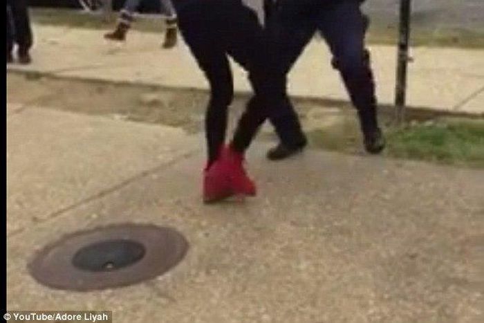 Police broke up a street fight between teens by dancing Whip Nae Nae
