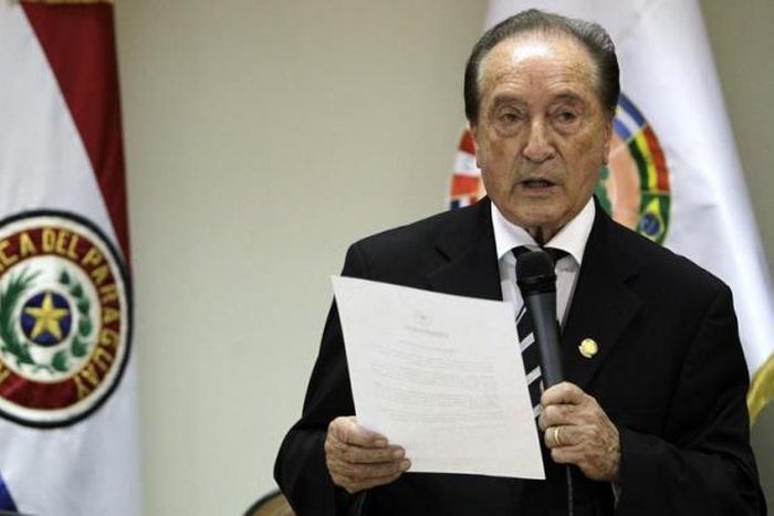 Ex-FIFA official Figueredo agrees extradition to Uruguay