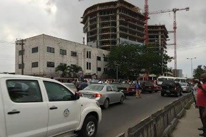 Traffic situation on Walter Carrington street