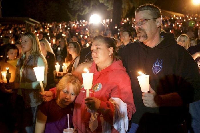 Gunman kills 9 in Oregon college classroom, town reeling