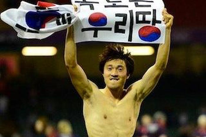 South Korean striker Kang charged after traffic accident