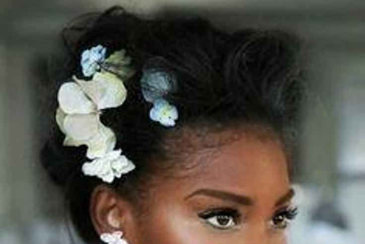 Bridal makeup should appear as natural as possible creating a perfect illusion while also radiating/glowing so there is no dull appearance, here is the perfect inspiration in easy steps.