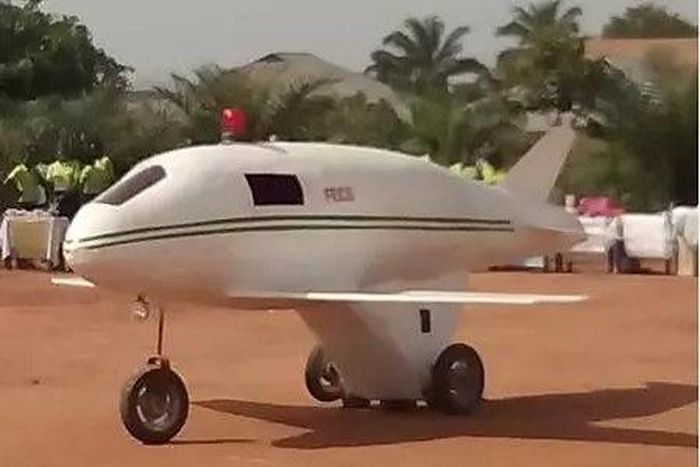 Young boy builds plane in Enugu