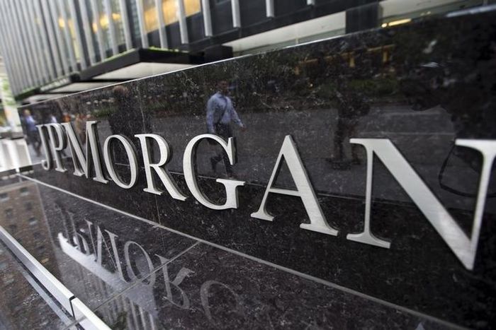 A view of the exterior of the JP Morgan Chase & Co. Corporate headquarters in the Manhattan borough of New York City, May 20, 2015.   REUTERS/Mike Segar