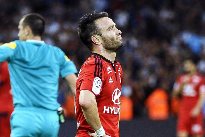 ___4185995___https:______static.pulse.com.gh___webservice___escenic___binary___4185995___2015___9___21___9___mathieuvalbuena-cropped_efh3nvn3pa8a1lf0u3c0rdr1n_1